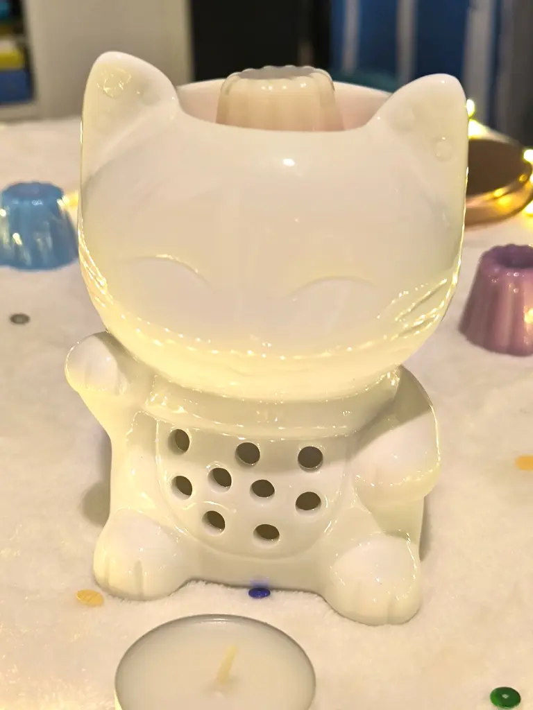 Brûle Parfum Céramy Tommy –(dos du chat) Bougeoir en Céramique Laquée – Diffusion Cires Parfumées, Huiles Essentielles .webp