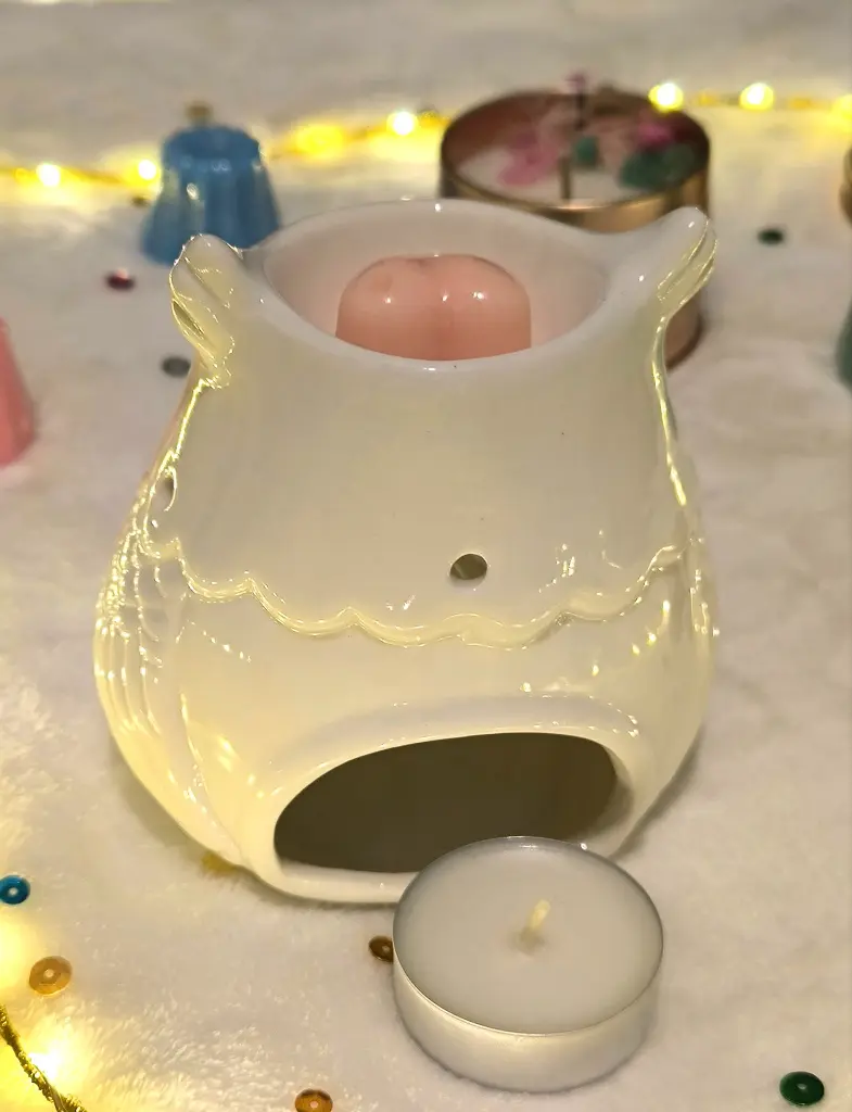 Brûleur Fondant Cire Parfumée en Céramique Hibou – fonctionne avec une Bougie Chauffe-Plat - Design Original – Bougeoir Cires Parfumées, Huiles Essentielles, vu de dos.webp